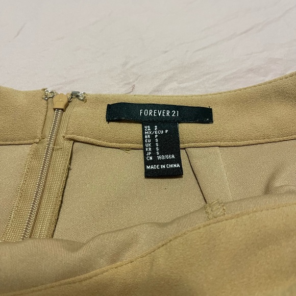 Camel short skirt - Picture 3 of 3